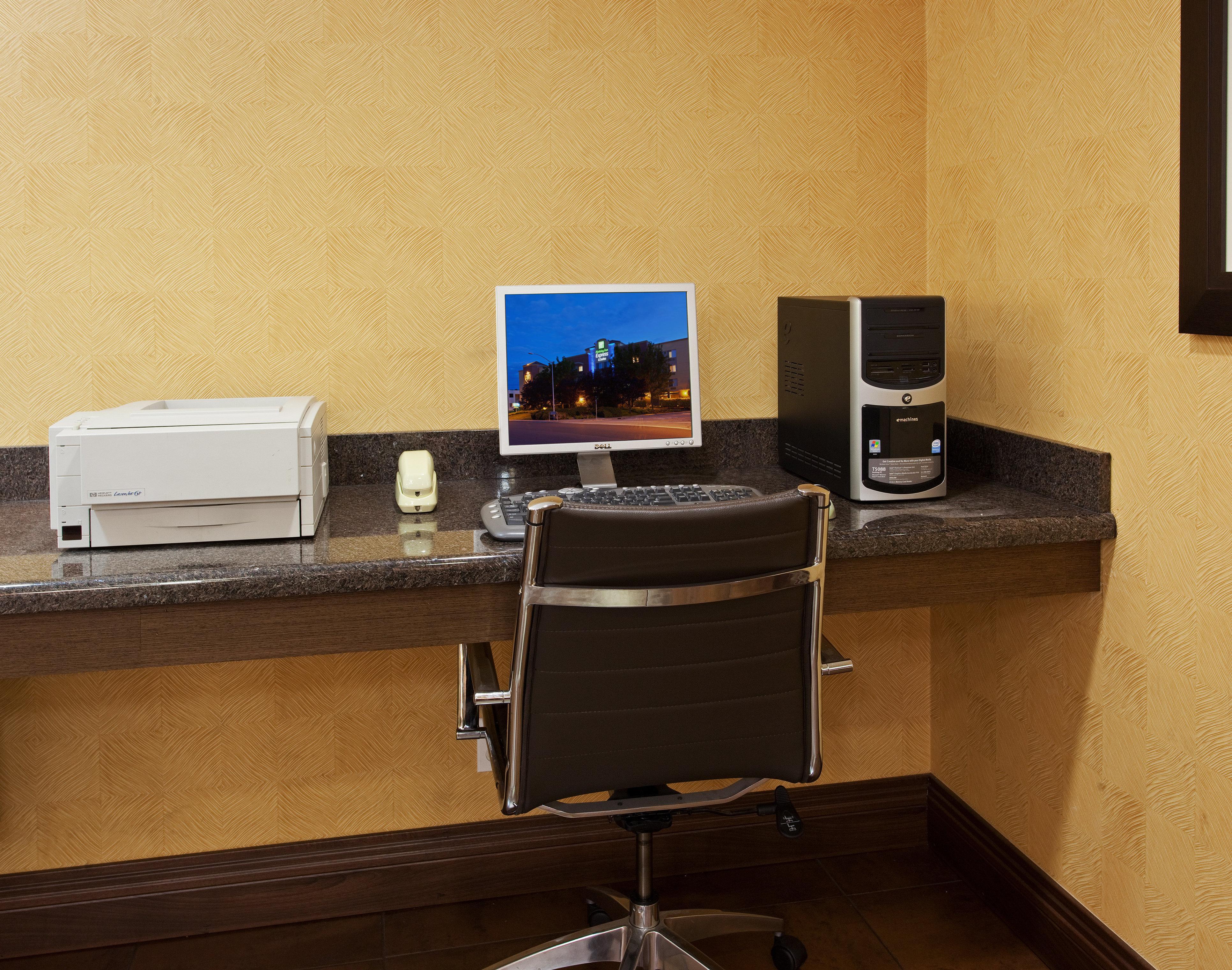 Holiday Inn Express Hotel & Suites Belmont By Ihg Εξωτερικό φωτογραφία