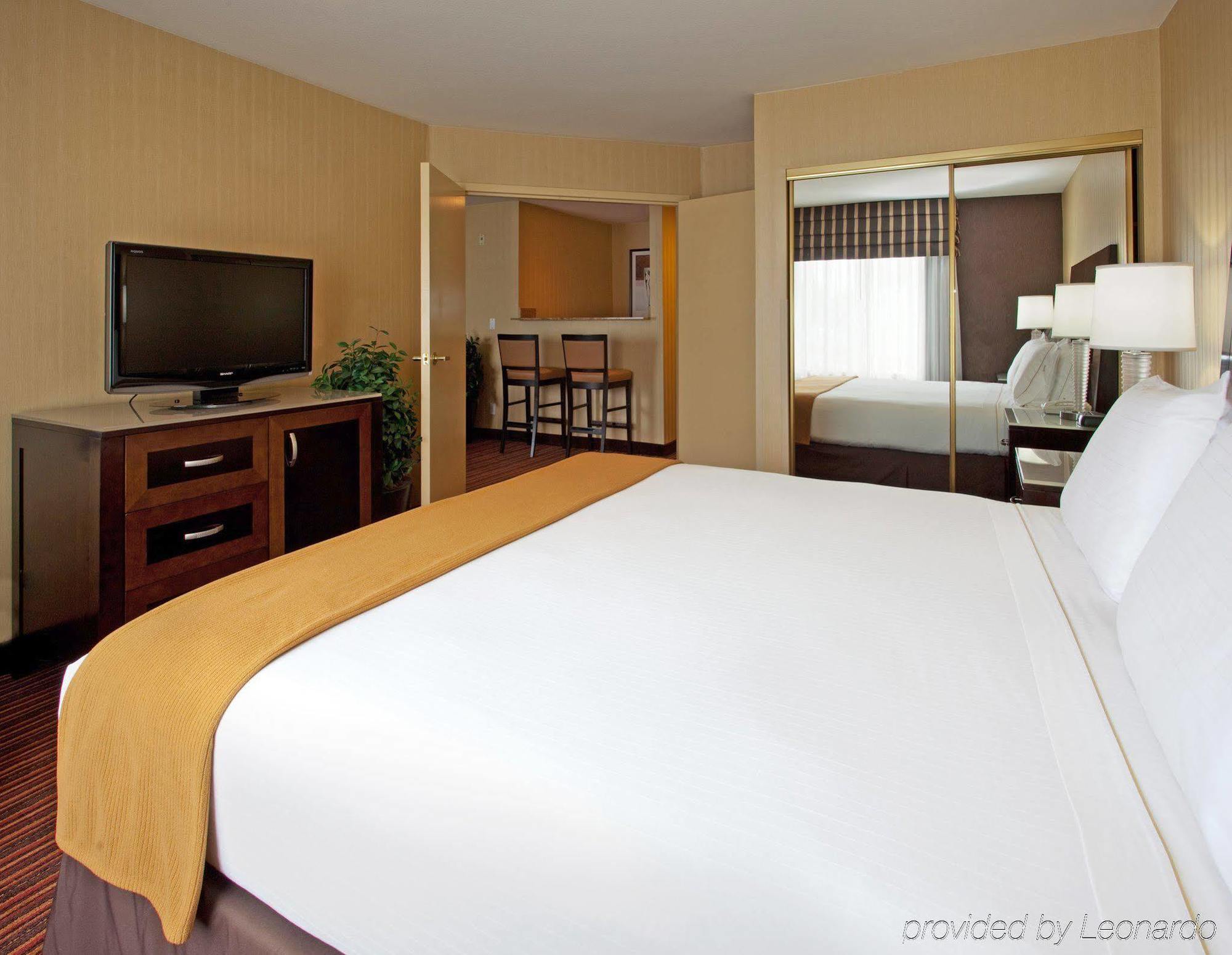 Holiday Inn Express Hotel & Suites Belmont By Ihg Εξωτερικό φωτογραφία